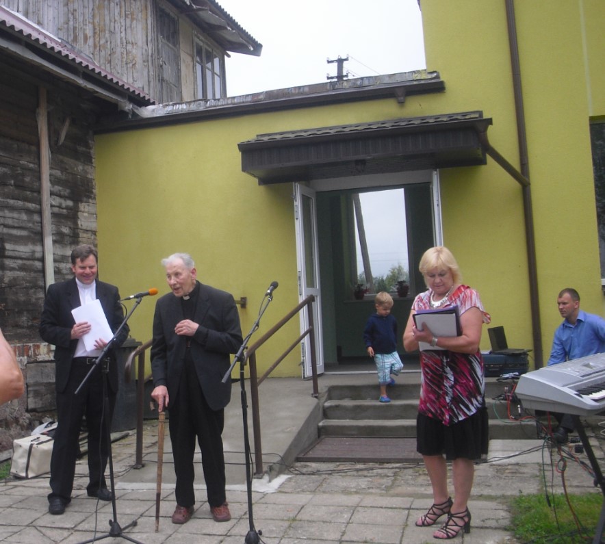 Kun Juškys ir būsimas Vilniaus vyskupas Darius Trijonis, Tūbinės,  2014 m.jpg