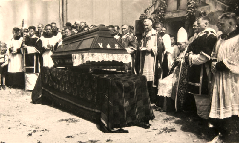 Vyskupo J. Staugaičio laidotuves11.jpg